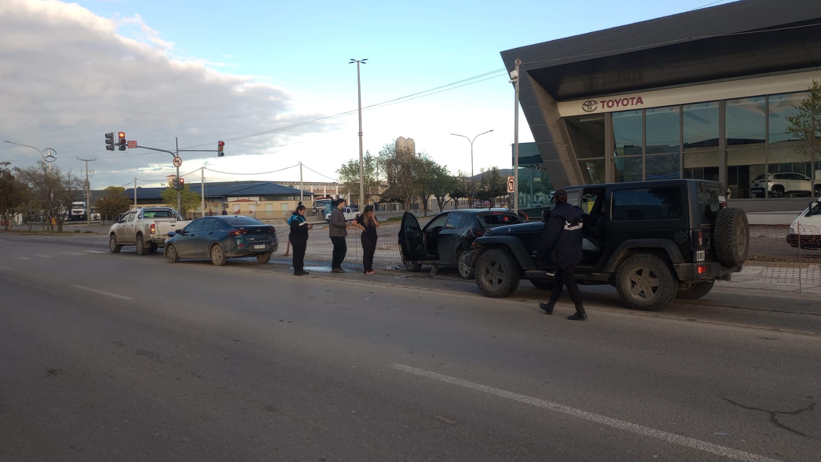 MANEJABA CON 2,2 DE ALCOHOL EN SANGRE Y CAUSÓ UN CHOQUE EN CADENA SOBRE LA AVENIDA YRIGOYEN