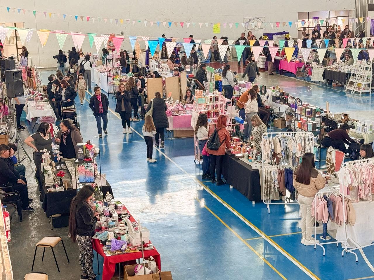 IMPULSO A LA ECONOMÍA LOCAL Y NUEVA EDICIÓN DE LA FERIA DE EMPRENDEDORES EN SARMIENTO