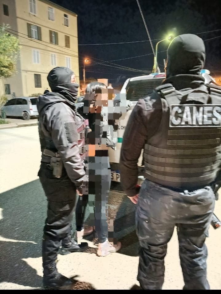 TENÍA PEDIDO DE CAPTURA VIGENTE Y FUE DETENIDA DURANTE UN PATRULLAJE EN EL BARRIO CEFERINO