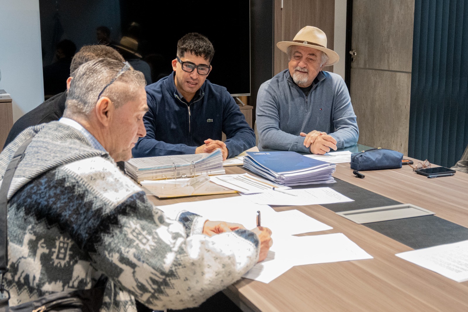 FAMILIAS AFECTADAS POR EL DESPLAZAMIENTO DEL CERRO HERMITTE RECIBIERON VIVIENDAS Y TERRENOS CON SERVICIOS